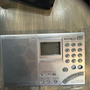 Sony 7600 series shortwave radio with AN-LP1 portable active loop antenna